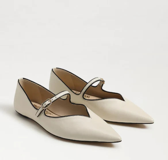 Noa Mary Jane Flat