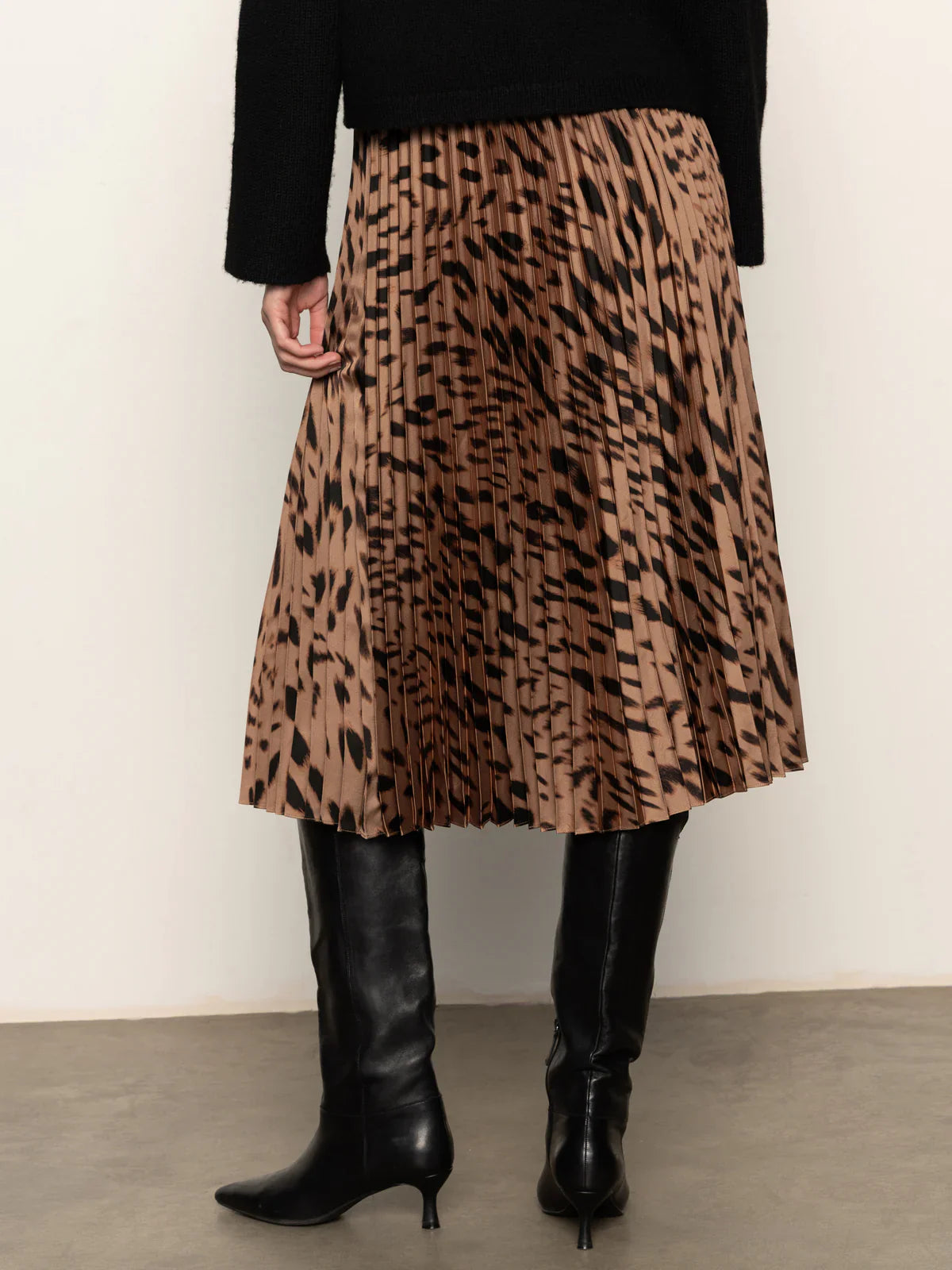 Nostalgia Pleated Midi Skirt